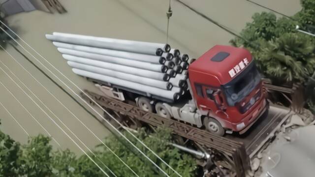 司机跟着导航走后