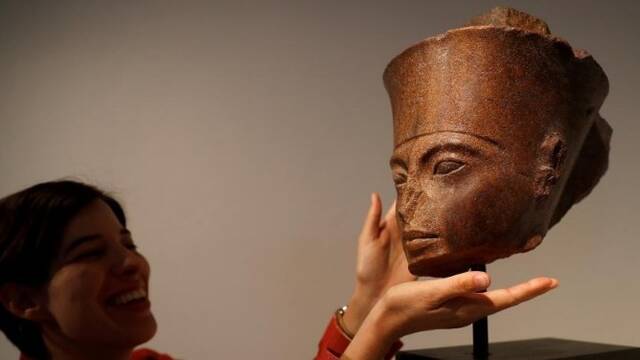 法老雕像在英拍卖 埃及当局呼吁归还