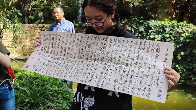 云南首封高考录取通知书送达