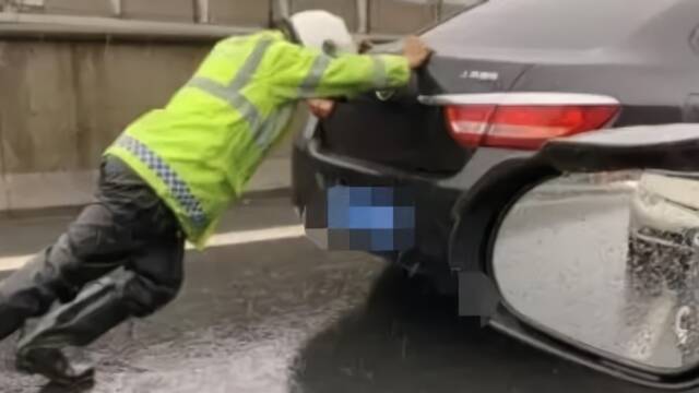 让人又暖又心疼的照片