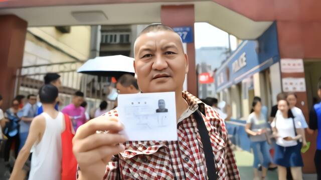 高考最牛钉子户：头发变白分数没变