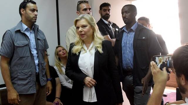 以总理夫人花10万美元公款叫外卖