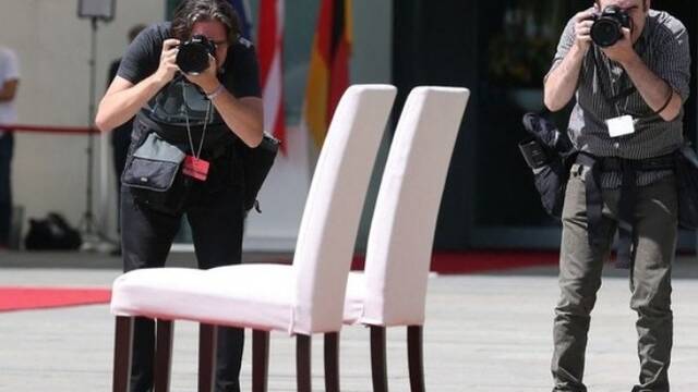 为接连发生颤抖的默克尔准备的椅子