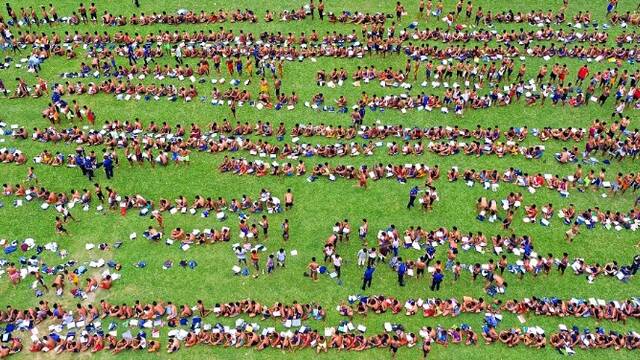 孟加拉国：7000人排队现场