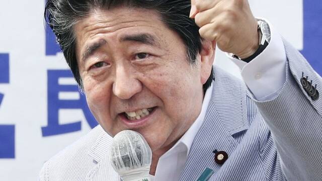 日参院选举 安倍卖力演讲