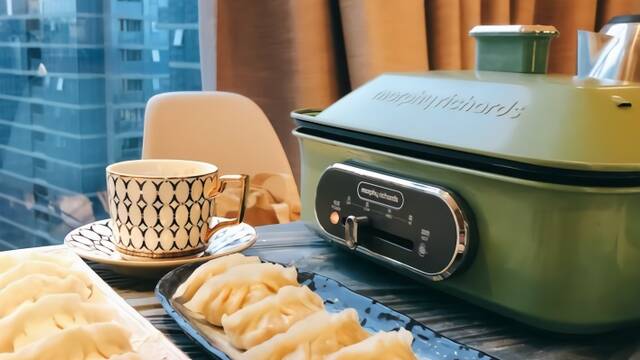 方便面断货、理发器畅销……疫情期间“宅经济”带火了什么？