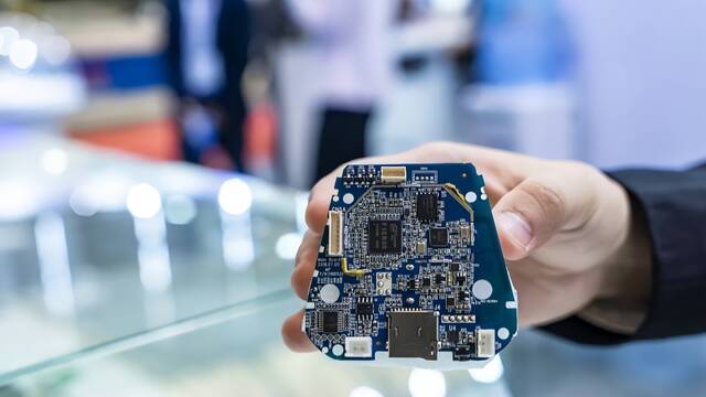 OPPO一脚踏入世界上最深的坑