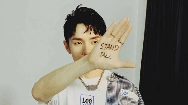 团队换血、退网、屡次翻车，头部带货主播的焦虑和瓶颈