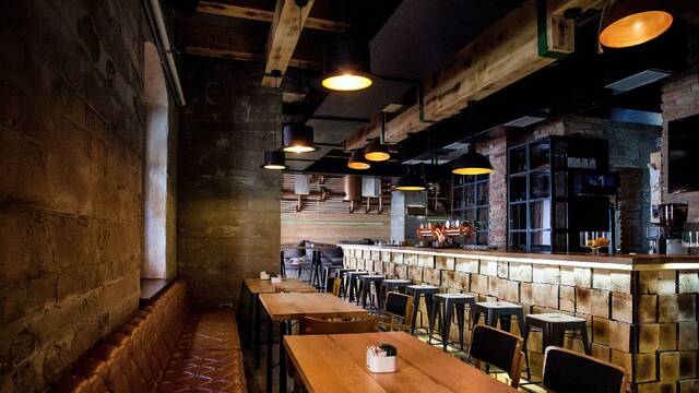 销量减半、线上自救，奶茶咖啡店盼你早点复工