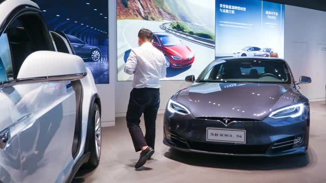 特斯拉交了车 拼多多也不算赢