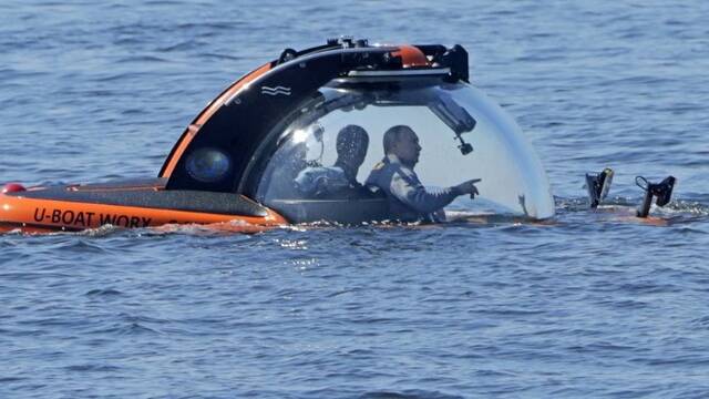 普京潜入水下50米