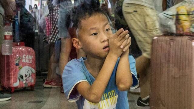 留守儿童扎堆返乡