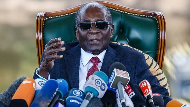 津巴布韦前总统穆加贝去世 曾掌权37年