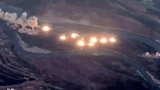 美军向伊拉克一小岛投下40吨炸弹