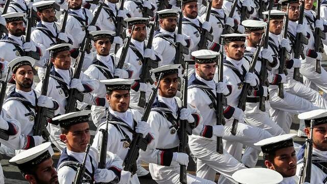 伊朗举行全境大阅兵 警告美国