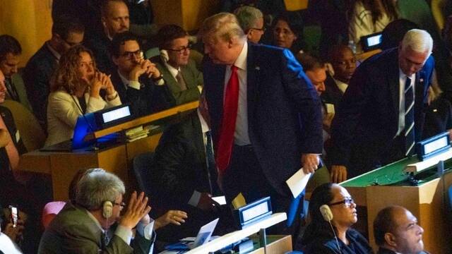 听了一会联合国大会 特朗普转身离开