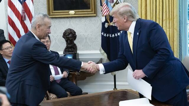 特朗普会见刘鹤现场