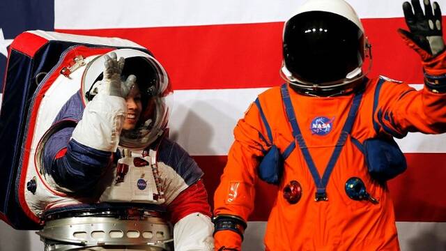 时隔40年 NASA推出新一代宇航服