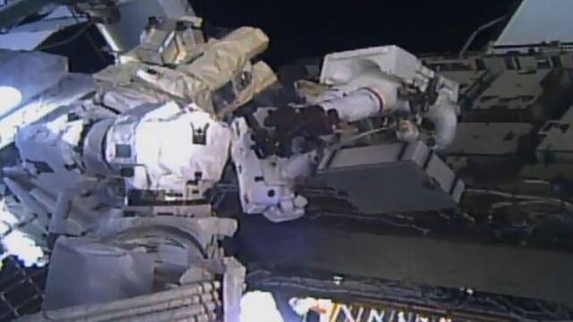 人类首次全女性太空行走