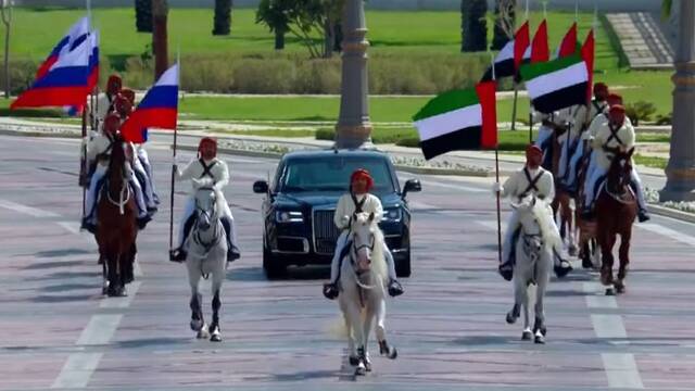 普京访阿联酋获盛大欢迎