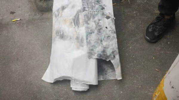 70万国画惨遭损毁 快递公司：只赔300元