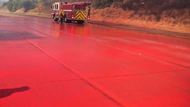 美国加州灭火飞机飞过之后