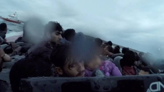 非法移民船只倾覆现场