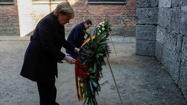 德国总理默克尔首访奥斯维辛集中营