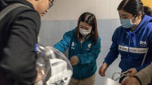 公益与流量互搏：水滴筹披志愿之名，行地推之事？