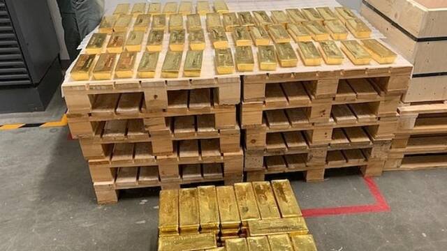 100吨黄金运送现场