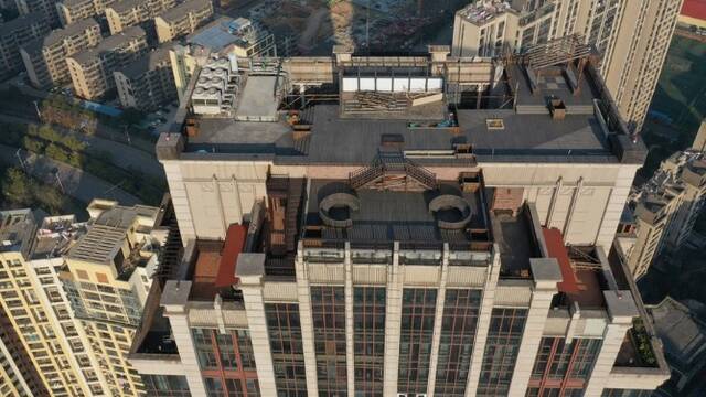 南昌：47层楼顶“违建”2000平米奢华阁楼