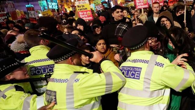 约翰逊胜选当天的英国