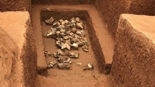 广州横枝岗发掘近60座汉至清代墓葬