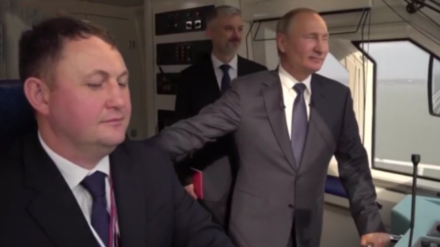 欧洲最长的铁路桥梁迎来首位乘客