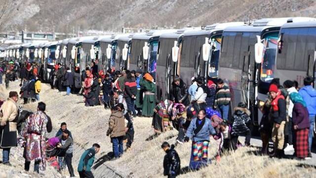 2900位藏族牧民的迁徙