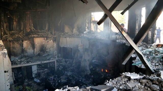 一片焦土！美国驻伊拉克大使馆遭冲击后内部曝光