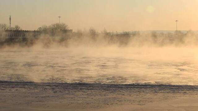 内蒙古出现“水煮黄河”奇观