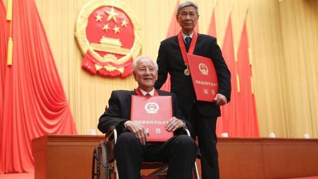 国家最高科学技术奖颁奖现场 