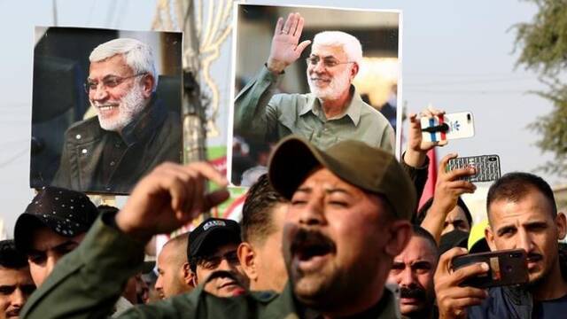 上千哀悼者为伊朗将军送葬