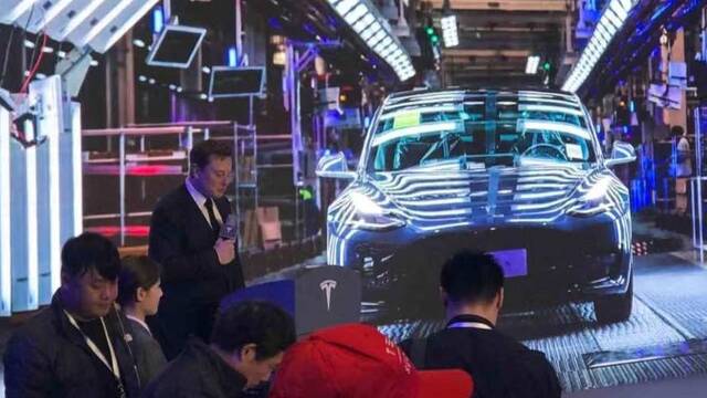 马斯克动情“感谢中国政府” 蔚来们日后更难了 | 风眼前线