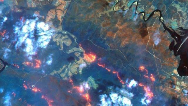 澳林火灾区卫星图显示 烟雾已绕地球半周