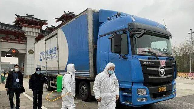 疫区物流人在战斗：“逆行”千里，两天只吃了一碗面