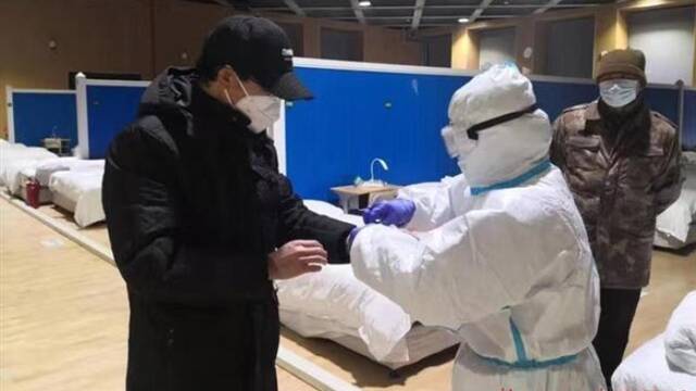 武汉3家方舱医院开始收治轻症患者
