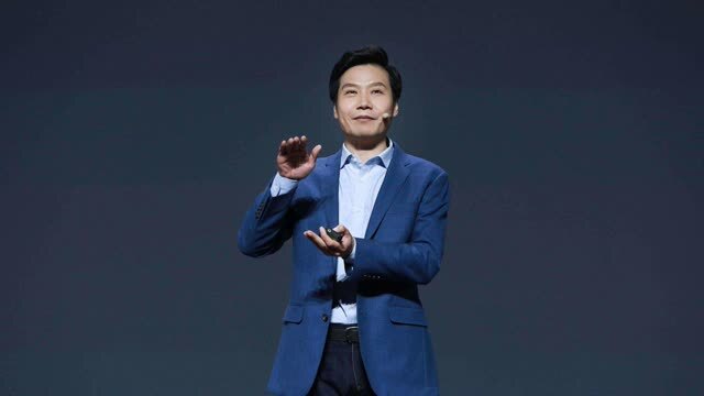 今天，雷军和他的VC朋友又收获一个IPO，市值330亿元