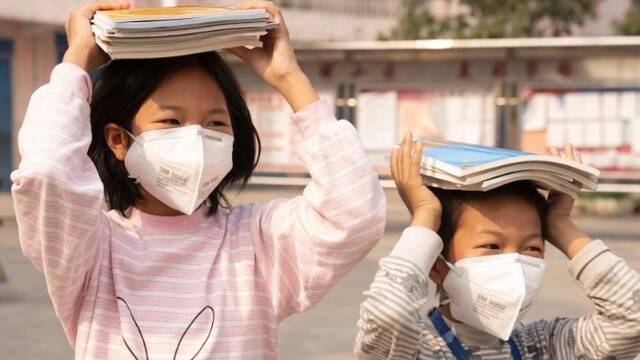 江西小学生收到了新课本