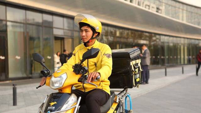 美团被举报疫情期杀鸡取卵式提价：佣金翻倍 日进2亿