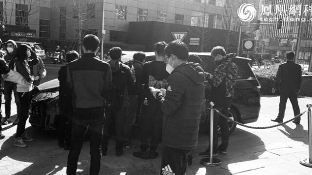 P2P平台积木盒子转型之困：CEO被"债主"围困 牵扯资金40亿 | 风眼前线