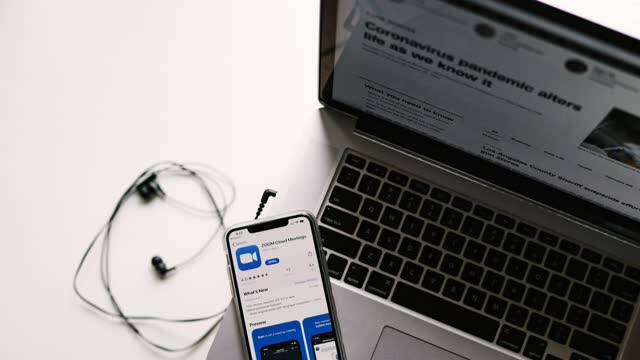 巨头环伺、深陷数据危机 留给Zoom的时间不多了 | 风眼观察