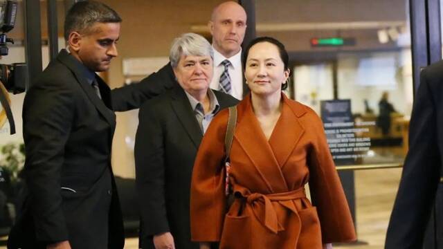 判决不利无法回家，孟晚舟在现场微笑直面