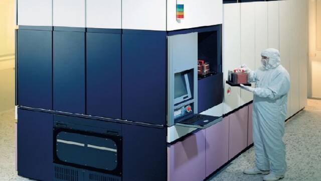 芯片破壁者：光刻技术的“鬼斧”之变